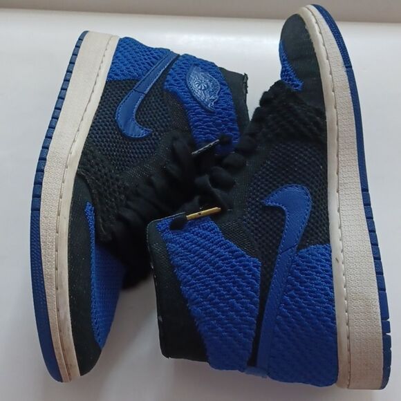 Nike High-Top Sneakers in Black and Blue - Picture 6 of 13